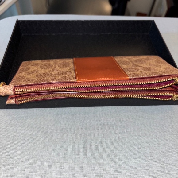 NEW! Coach wallet - Picture 4 of 4